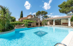 Amazing Home In Orgon
